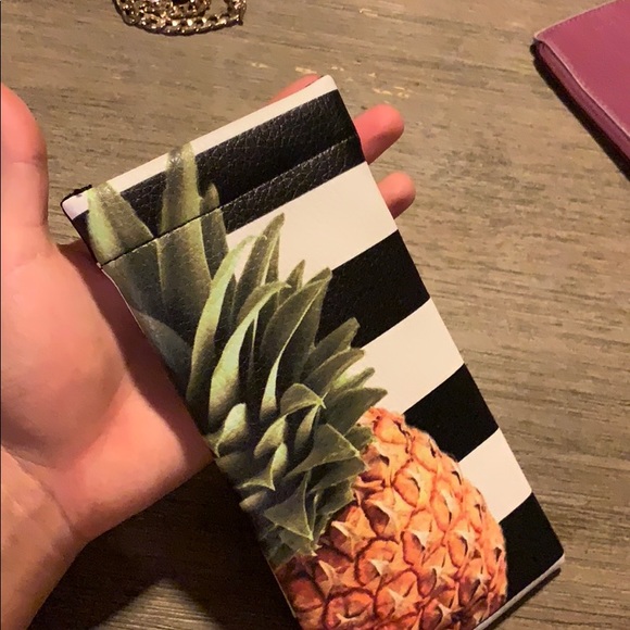 Sunglasses holder - Picture 3 of 3